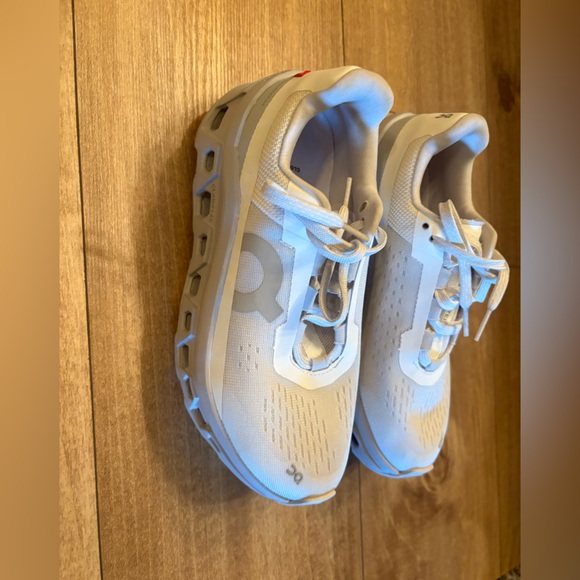 On Running Women´s White Cloud Sneakers